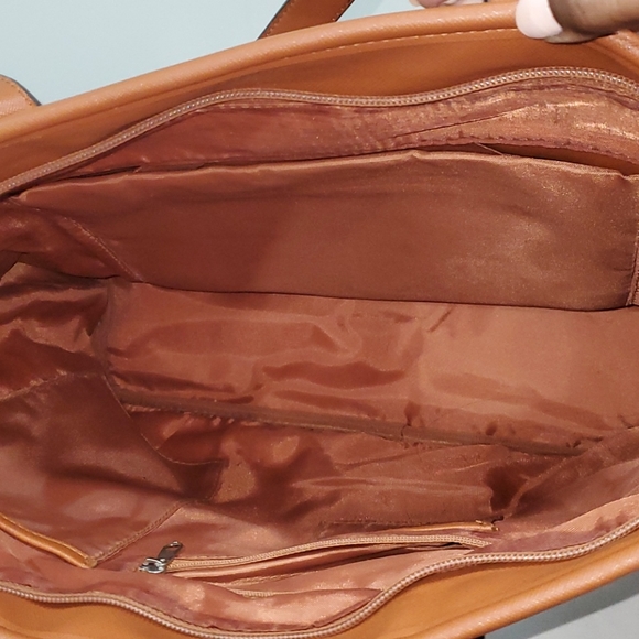 Joy Mangano RFID Tablet Pocketbook - Picture 6 of 8